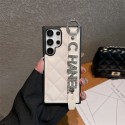 シャネル/CHANEL 菱格紋の水鑽付きストラップ付きスマホgalaxy s24/23/22ケース 多色のファッションモデル iphone 16/15/14ケース