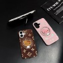 LV 風モノグラム Hello Kitty スタンド付き iPhone17 16 15 スマホケース 可愛らしさと高級感を両立した保護アイテム