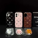 LV 風モノグラム Hello Kitty スタンド付き iPhone17 16 15 スマホケース 可愛らしさと高級感を両立した保護アイテム