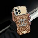 シャネル風レオパード柄ダイヤモンドロゴ iPhone17 16 15 スマホケース ラグジュアリーと個性的なファッションを両立した保護アイテム