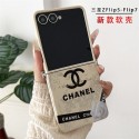 シャネル風ダブル C ロゴ多色 Galaxy Z Flip7 6 5 対応折りたたみ式スマホケース 高級感とフィット感を両立した保護アイテム