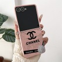 シャネル風ダブル C ロゴ多色 Galaxy Z Flip7 6 5 対応折りたたみ式スマホケース 高級感とフィット感を両立した保護アイテム