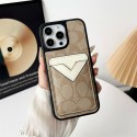 Coach 風モノグラム V 型カードポケット付き多色 iPhone16 13 スマホケース galaxy s25高級感と実用性を両立したファッションアイテム
