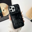 Coach 風モノグラム V 型カードポケット付き多色 iPhone16 13 スマホケース galaxy s25高級感と実用性を両立したファッションアイテム