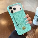 Gucci 風モノグラムチャーム付き多色 iPhone16 17 15 スマホケース ラグジュアリーなディテールと多彩なカラー展開が特徴のファッションアイテム